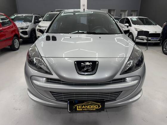 PEUGEOT 207 1.4 XR 8V FLEX 4P MANUAL PEUGEOT 207 1.4 XR 8V FLEX 4P MANUAL